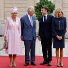 Re Carlo III e Camilla, visita ufficiale a Parigi. Il codice di condotta per la cena: «Questi abiti sono vietati». Il menù reale