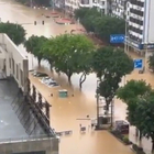 Cina, nel Guangdong le inondazioni «più violente del secolo»: 4 morti e 110 mila persone trasferite