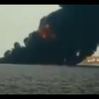 Affonda petroliera iraniana in Cina, nessuna speranza per i dispersi Video