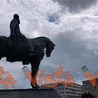 George Floyd, ripulita la statua di Leopoldo II a Bruxelles dopo le proteste 'Black Lives Matter'