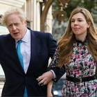 Boris Johnson e la moglie Carrie Symonds genitori per la seconda volta: l'annuncio social e il "cuore spezzato" per il precedente l'aborto spontaneo