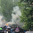 Coppa Italia, scontri prima di Lazio-Atalanta: auto dei vigili a fuoco