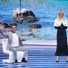 Isola, prime scintille tra Ilary Blasi e Enrico Papi: «Guarda che litighiamo». Che cosa è successo