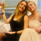 Arianna Meloni, la foto con la sorella Giorgia a Capodanno: «Auguri ai nostri amici e ai nostri nemici»