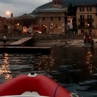 Si tuffa di notte nel lago Maggiore e non riemerge: morto un giovane di 29 anni