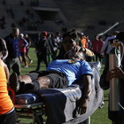 Arbitro di calcio muore durante una partita: «Due infarti dopo l'intervallo». Aveva 32 anni