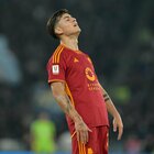 Infortunio Dybala, problema muscolare nel derby: non rientra in campo nel secondo tempo di Lazio-Roma