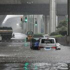 Cina, devastanti inondazioni: 12 morti nella metropolitana di Zhengzhou, sfollate 300mila persone nell'Henan