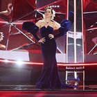 Chiara Francini a Sanremo con il cuore rosso gonfiabile: tutti i look della serata