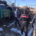 Treno deraglia e sfonda la barriera di fine corsa: paura a Seregno