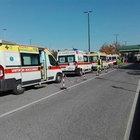 Ambulanze con sospetti casi a bordo in fila al pronto soccorso