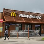 McDonald’s vende tutto in Russia: il Big Mac si mangerà da “Zio Vanja”. Via anche la Renault