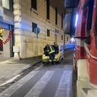 immagine Paura in centro, auto a fuoco sotto i palazzi