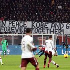 Milan-Torino, al 24' San Siro ricorda Kobe Bryant: striscione e applausi