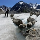 Monte Bianco, 15mila euro di cauzione agli alpinisti che vogliono salire: «Per le spese di soccorso e sepoltura»