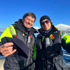 Gianni Morandi in Norvegia con Anna: «Ci copriamo con maglie termiche ma la parte sotto...». Il commento divertente del cantante