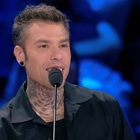 X Factor 2023, siparietto di Fedez alle prese con lo spagnolo: «So dire le cose che dice la tata»
