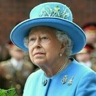 La Regina Elisabetta trema: «I diari di Lord Mountbatten rimangano segreti». Le pressioni per tenerli riservati