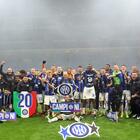 Inter campione d'Italia, Milan battuto 1-2 nel derby: è lo scudetto della seconda stella