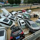 Cina, inondazioni e maltempo: 300mila evacuati, 12 morti a Zhengzhou