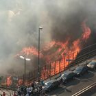 Paura a Napoli, maxi incendio a ridosso della tangenziale: evacuati da due edifici