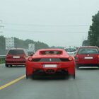 In Ferrari a 150 km/h sulle Alpi, multe per migliaia euro e patenti ritirate ai partecipanti di un “road trip”