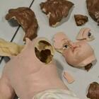 Statuetta di Gesù Bambino distrutta a Monfalcone, le indagini confermano l'atto vandalico: donata una nuova opera in ceramica