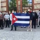 I medici cubani impegnati nella lotta al Coronavirus a Torino cantano Bella Ciao
