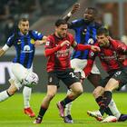 Milan-Inter, dalla rissa al gol di Thuram: le immagini della sfida scudetto