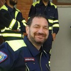 Volontario di 49 anni muore per spegnere un incendio: la tragedia sotto gli occhi del collega