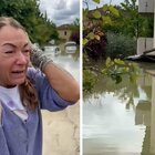 Alluvione in Emilia-Romagna, Mirella perde la casa e si dispera: «Non abbiamo più niente»