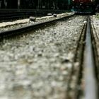 Ragazza di 20 anni muore investita da un treno nel Genovese: «Forse un gesto disperato». Ritardi fino a 50 minuti
