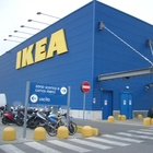 Ikea, in migliaia si radunano per giocare a nascondino: interviene la polizia