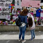 immagine Noemi, la bimba ferita nell'agguato di camorra è fuori pericolo. La nonna: «Un miracolo»
