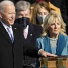 Biden, la moglie Jill è positiva al Covid, il presidente risulta negativo. Quali sono le condizioni di salute della first lady