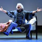 Beppe Grillo contestato a Milano dai No Vax