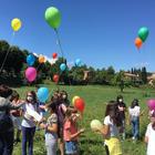 Terni, palloncini in aria e una lettera per il commosso saluto delle maestre ai bambini di quinta
