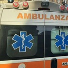 Incidente in Sicilia, morta una ragazza di 18 anni: cinque feriti. Lo schianto tra un'auto e un furgone del pesce