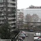 Milano, arriva la neve: i fiocchi cadono copiosi sulla città