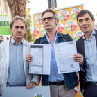 Bolletta da 14.300 euro: ristoratore di Barletta (e presidente Confesercenti) protesta sotto la sede Eni