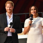 Harry e Meghan, il subdolo gesto del principe: ecco cosa ha fatto (alla moglie) di fronte alle telecamere