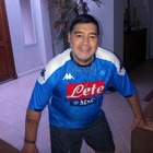 Maradona si veste d'azzurro: «Sono orgoglioso di voi»