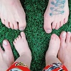 Chiara Ferragni, la foto dei suoi piedi di fronte a quelli di Fedez e Leone. I fan notano un particolare