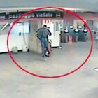 Roma, ladri di defibrillatori sulla linea A della metro: i raid per rivenderli online