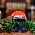Niki Lauda, i funerali a Vienna. Sepolto con la tuta della Ferrari, il casco appoggiato sulla bara