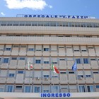 La mamma in coma, lei cede e tenta il suicidio con l'acido muriatico. E' grave al "Fazzi" La mamma in coma, lei cede e tenta il suicidio con l'acido muriatico. E' grave al "Fazzi"