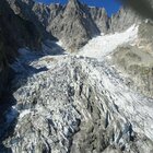 Incidente sul Monte Bianco, recuperato vivo un alpinista: disperso il compagno. «Forse è morto»