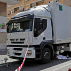 Roma, incidente alla Magliana: furgone investe e uccide una donna