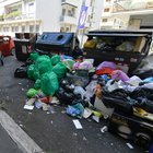Roma, rifiuti davanti ai ristoranti: raccolta flop, boom di reclami