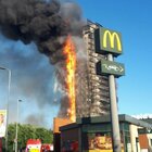 Incendio Milano, in fiamme la Torre dei Moro: le immagini